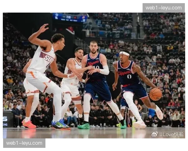 快船进攻效率联盟倒数第八 场均113.8分暴露火力不足